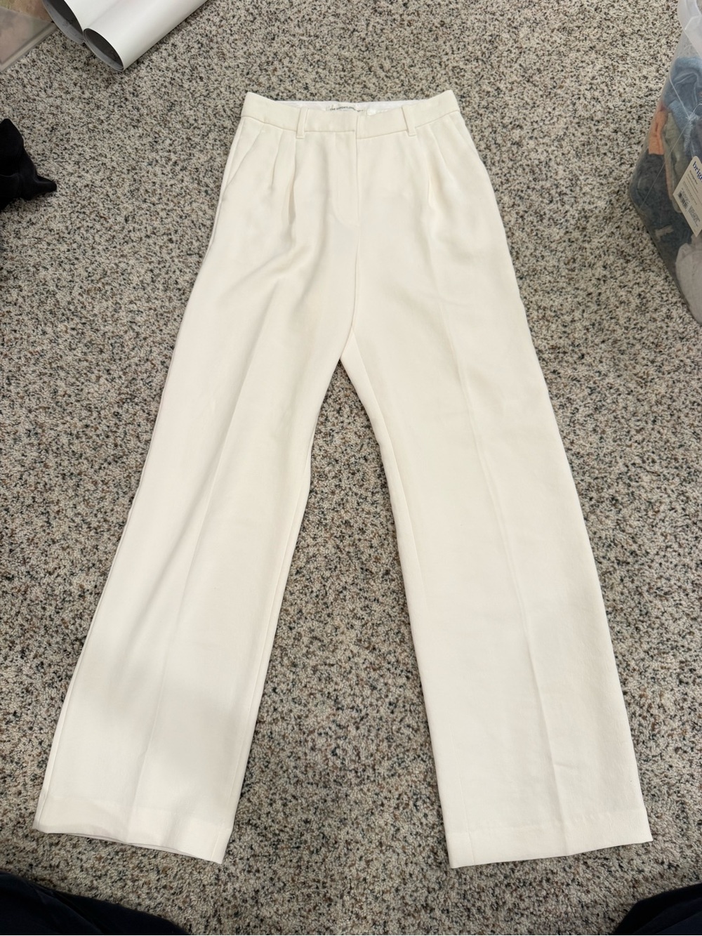 Aritzia Effortless Pant